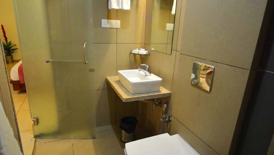 The Grand Imperial, Morbi 3